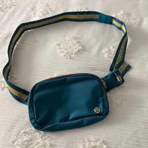 Lululemon Crossbody NWOT